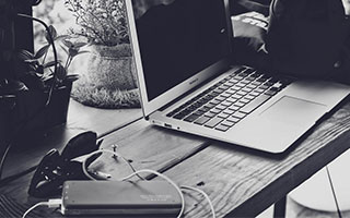 AYX官网-欧洲足坛转会新风向：超级巨星纷纷加盟豪门，欧洲足坛转会汇总