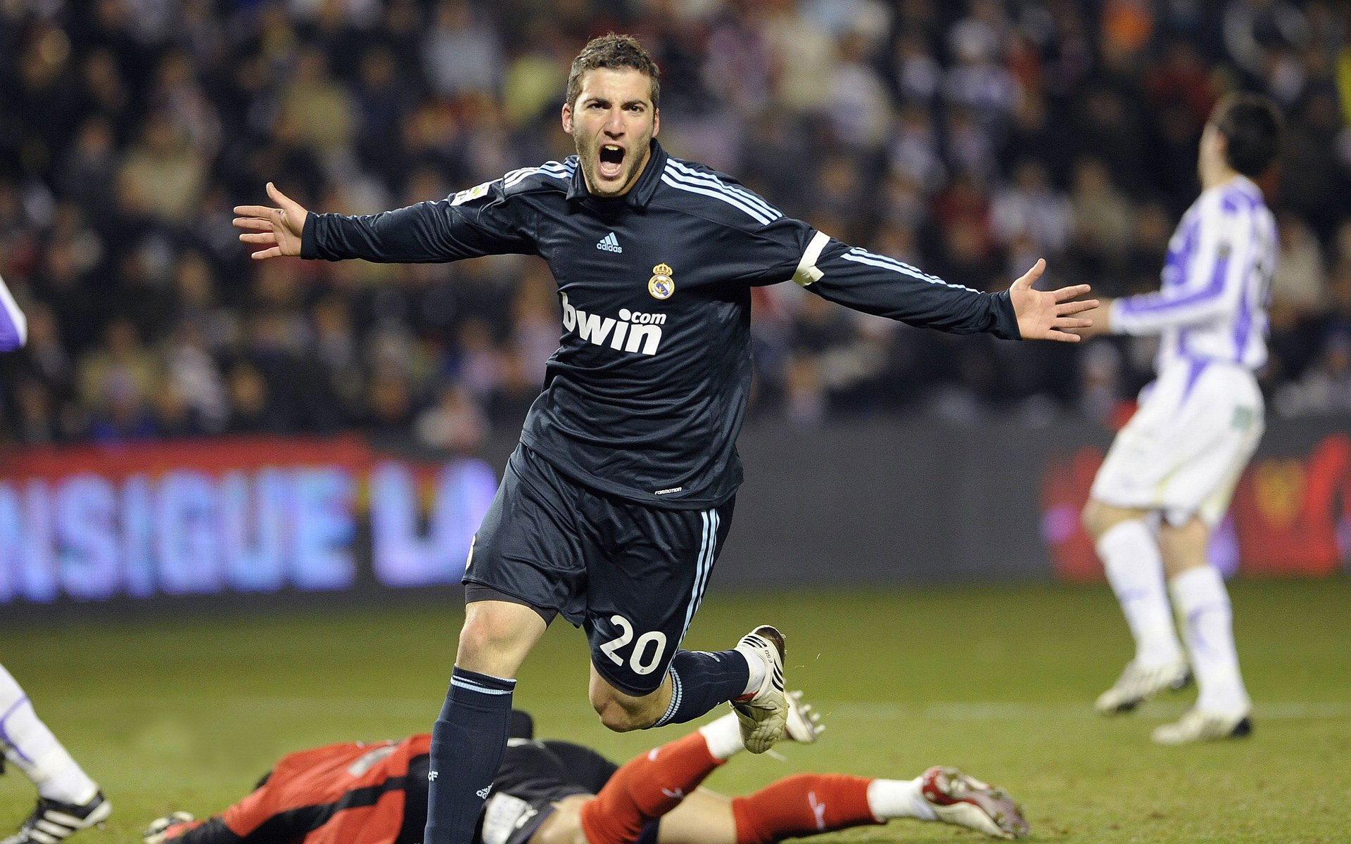 海外深海潜水大赛，挑战海底深处的神秘宝藏，深海潜水视频